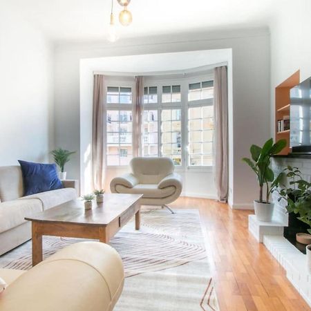 Spacious 2-Bedroom In The Centre Of Ментона Экстерьер фото